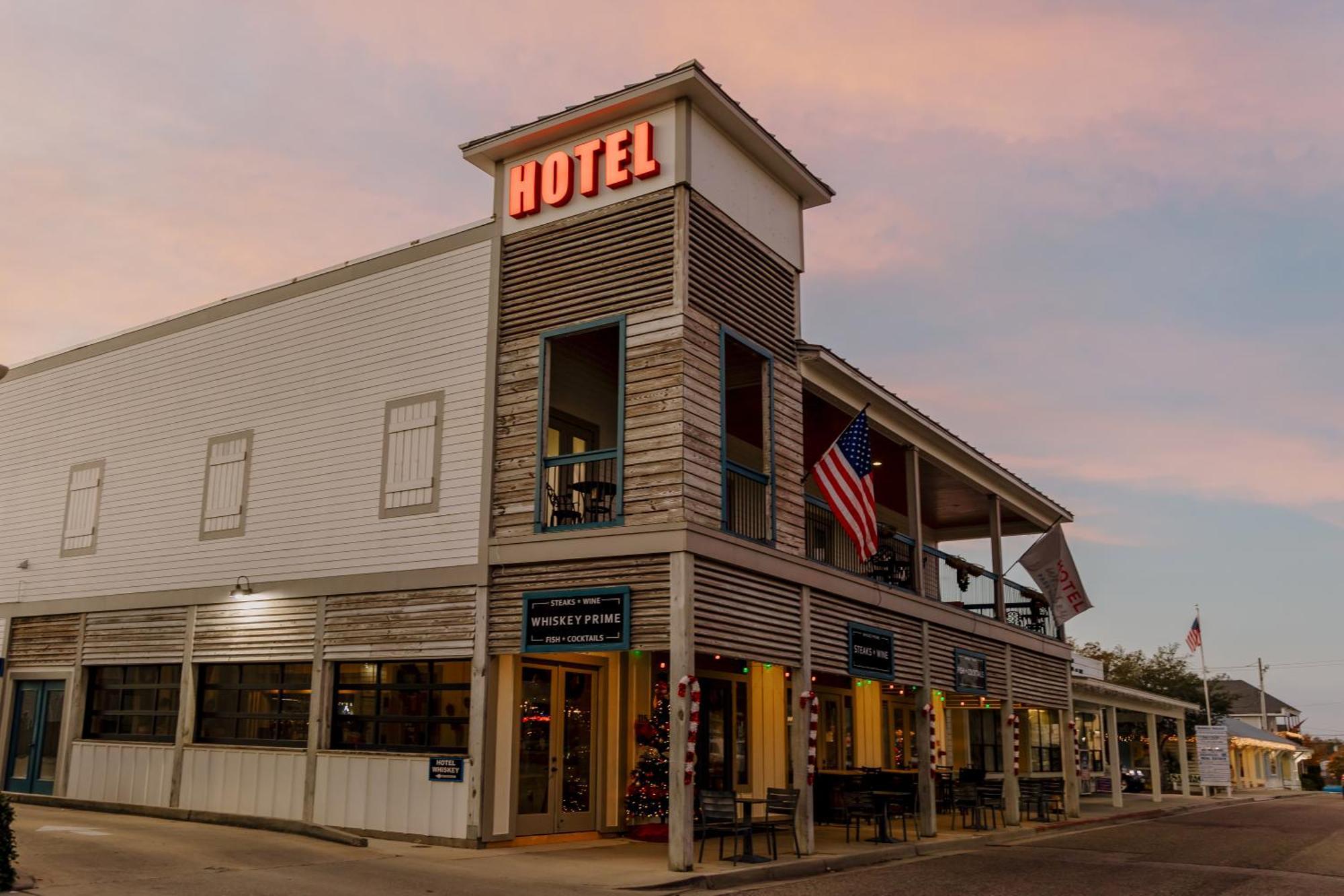 Hotel Whiskey In Pass Christian Экстерьер фото